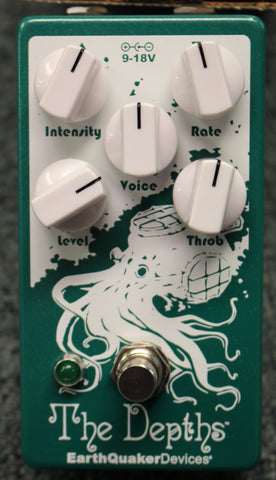 Earthquaker Devices The Depths V2 Optical Vibe Effects Pedal