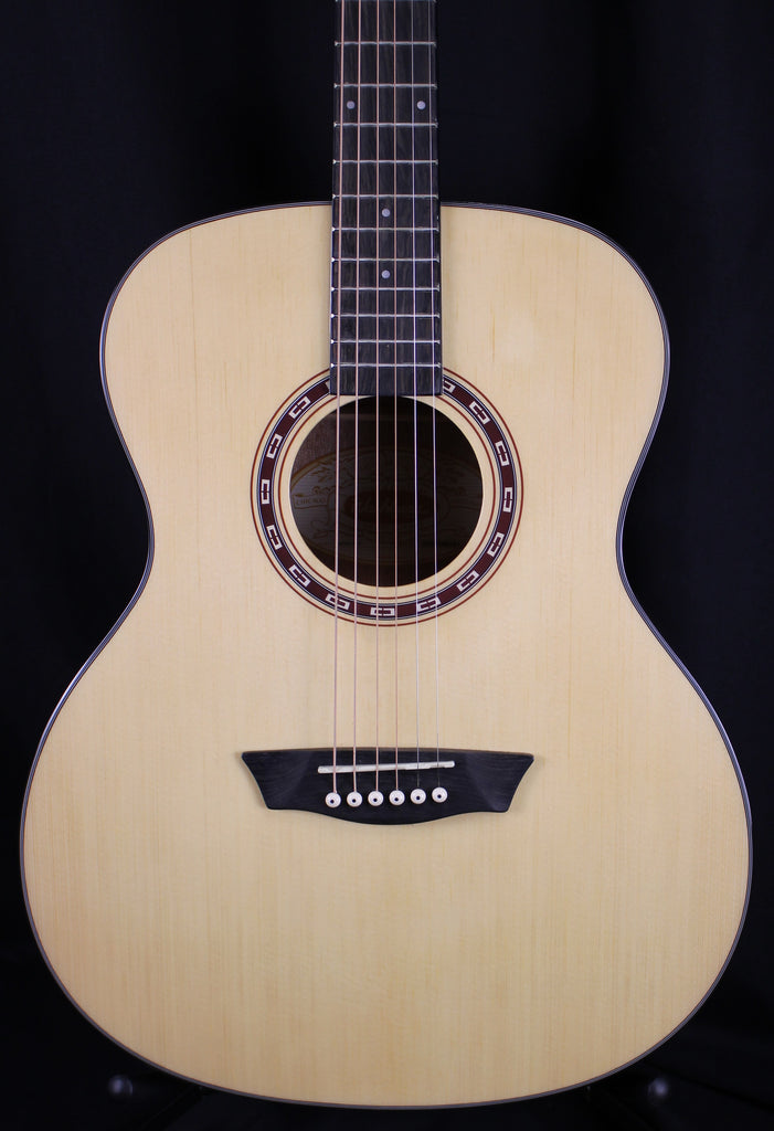 Washburn Apprentice AF5 Concert Acoustic Guitar w/Case