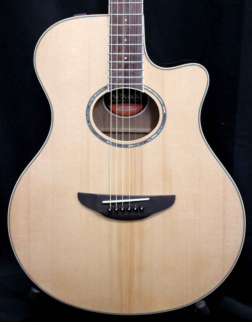 Yamaha APX600 Acoustic-Electric Guitar Natural