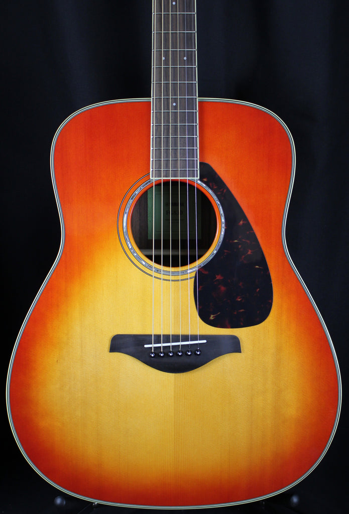 Yamaha FG830 Dreadnought Acoustic Guitar Autumn Burst