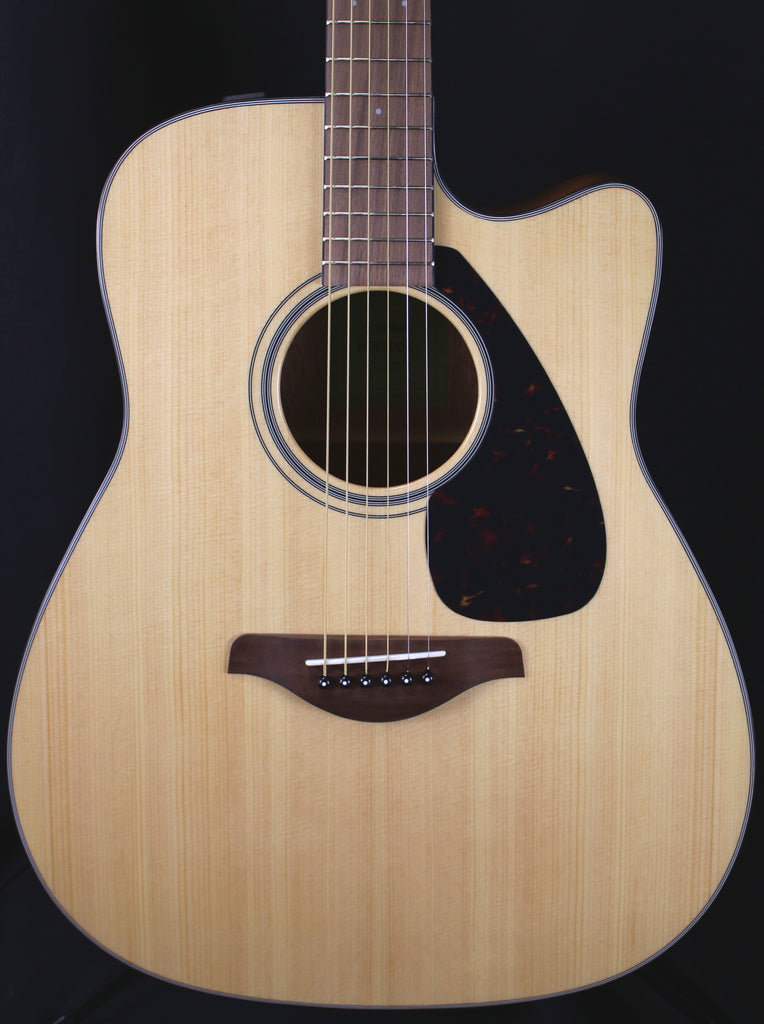 Yamaha FGX800C Acoustic-Electric Guitar Natural