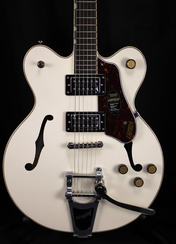Gretsch G2622T Streamliner Center Block Double Cut Bigsby Electric Guitar Vintage White