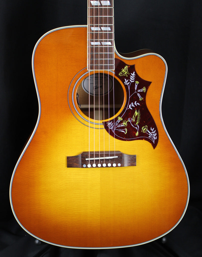2025 Gibson Hummingbird Standard EC Cutaway Acoustic Electric Guitar Heritage Cherry Sunburst w/Case