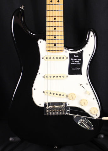 Fender Player II Stratocaster Maple Fingerboard Electric Guitar Black